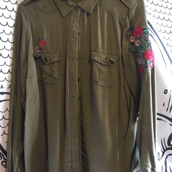 Torrid Embroidered Olive Camp Shirt 00 - Picture 4 of 6